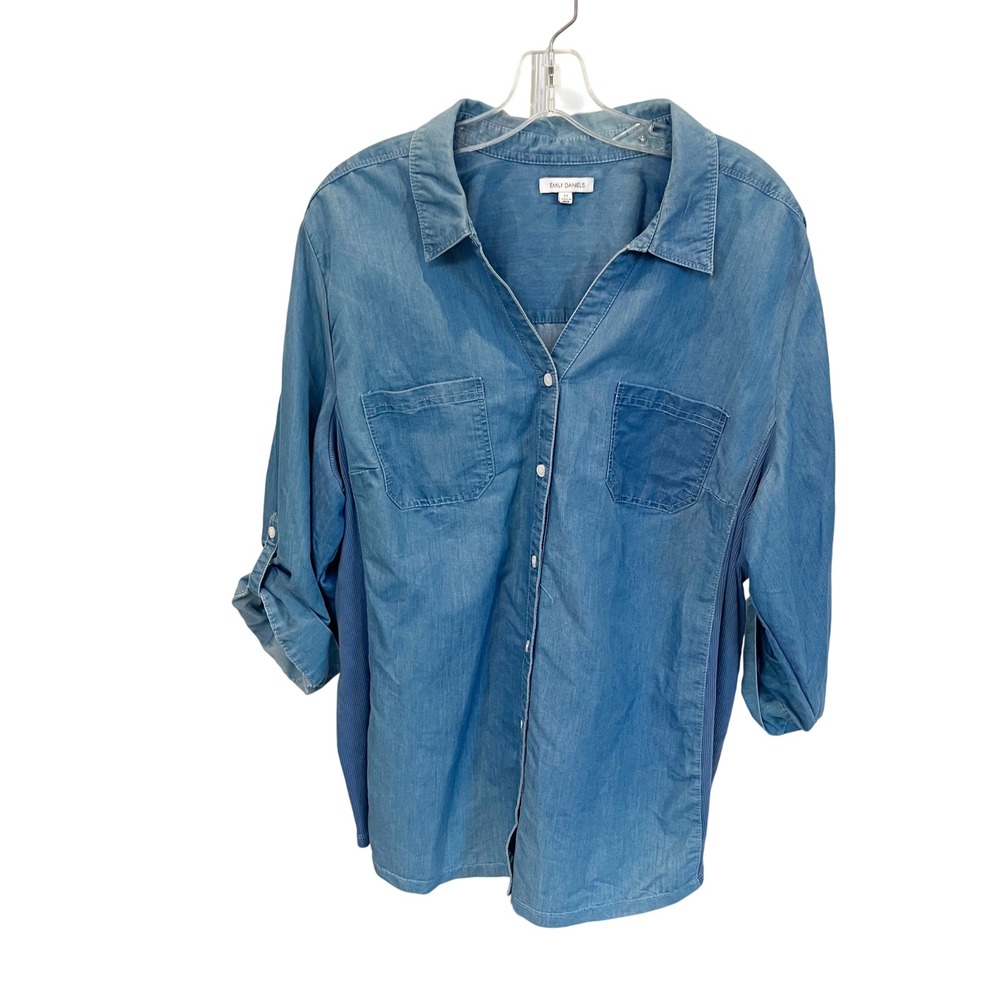 Emily Daniels Womens 2X Blue Chambray Button Down Shirt Ribbed Side Panels
